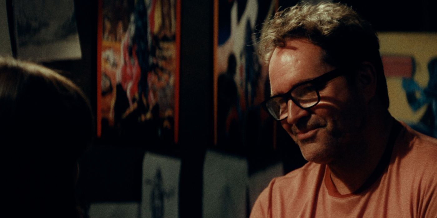 Michael (Jason Patric) souriant dans Terrifier 3