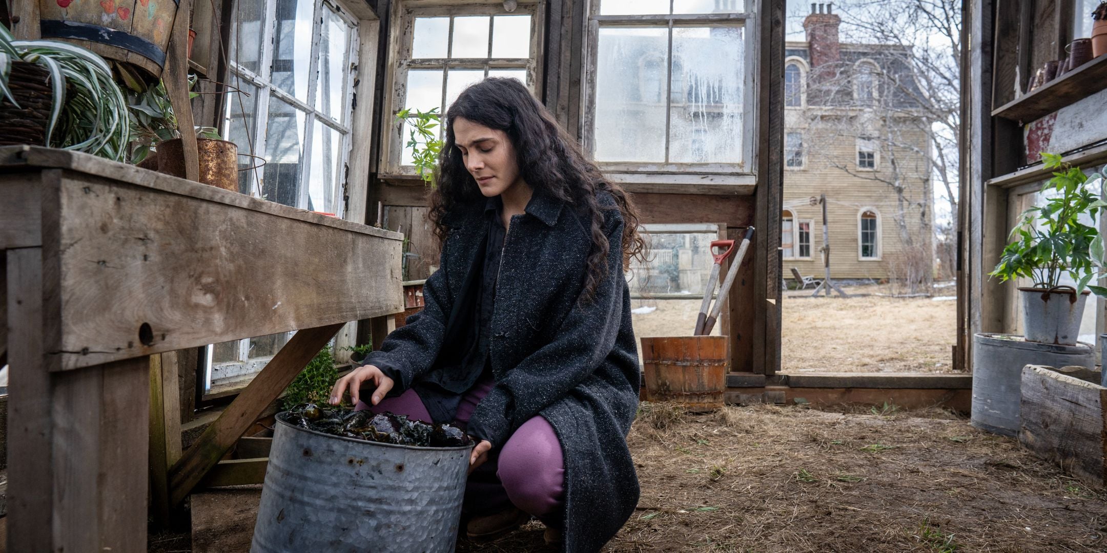 Pegah Ghafoori dans le rôle de Fatima dans From S3E7