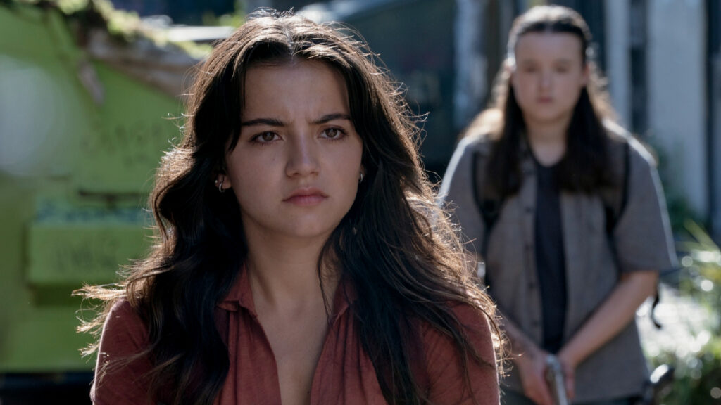 Isabela Merced et Bella Ramsey